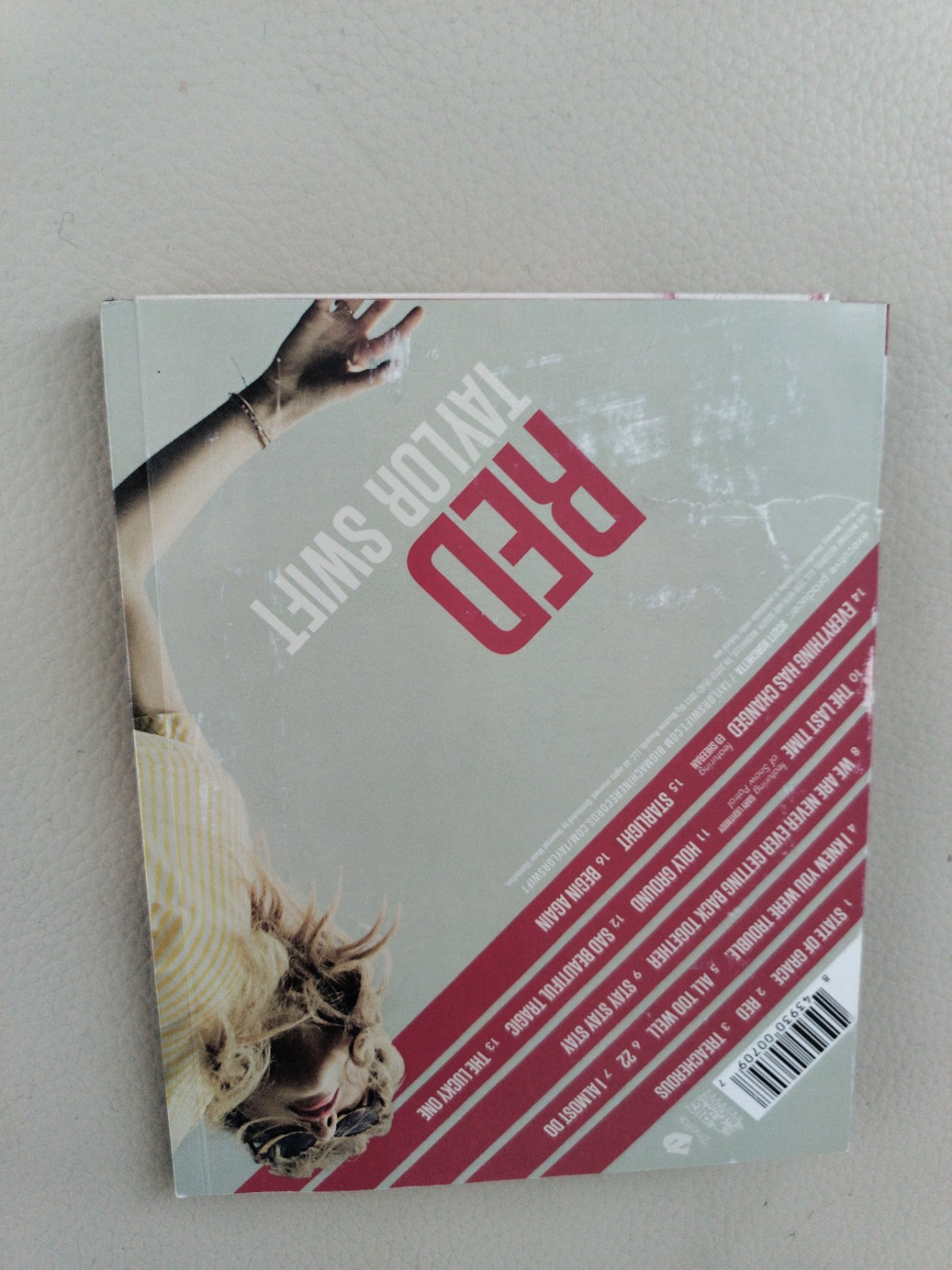 Red Taylor Swift Exclusive Limited ‘Zinepak CD + Post Card + Booklet