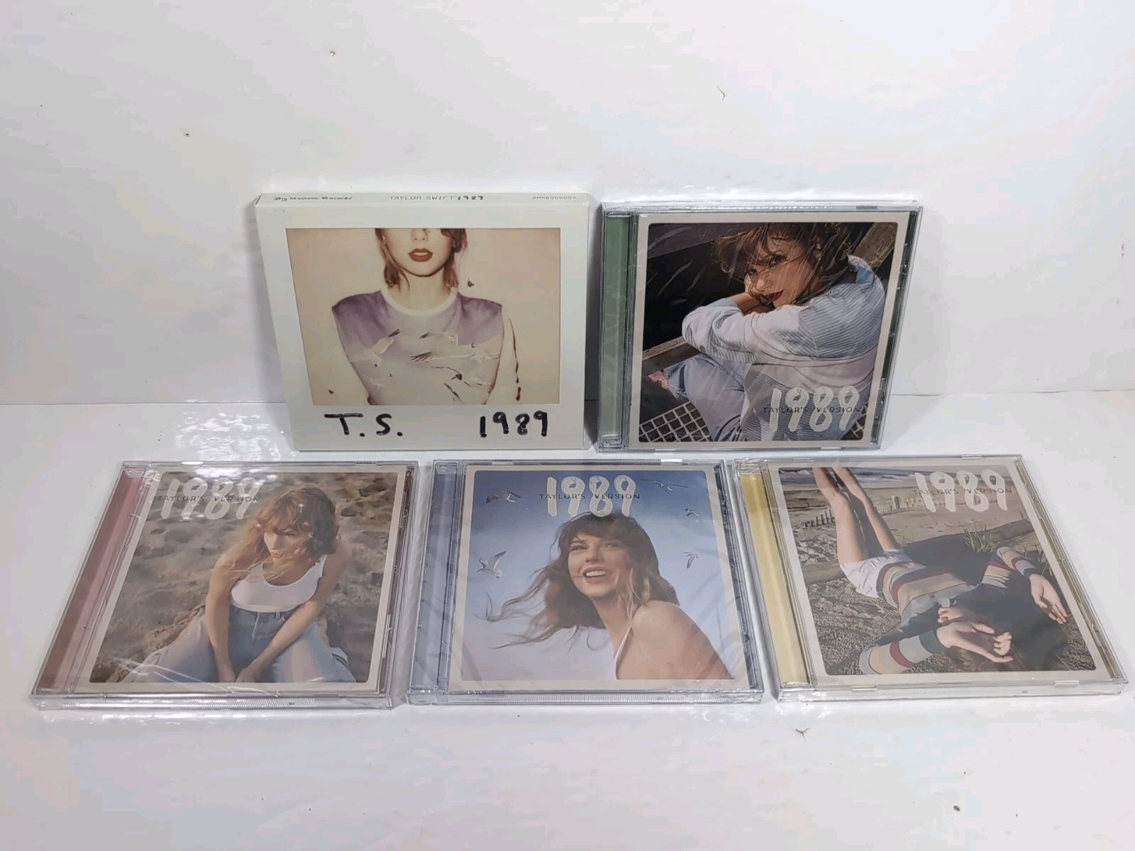 Lot Of 5 Taylor Swift 1989 Taylor’s Version CDs With Photo Cards/Polaroids!!