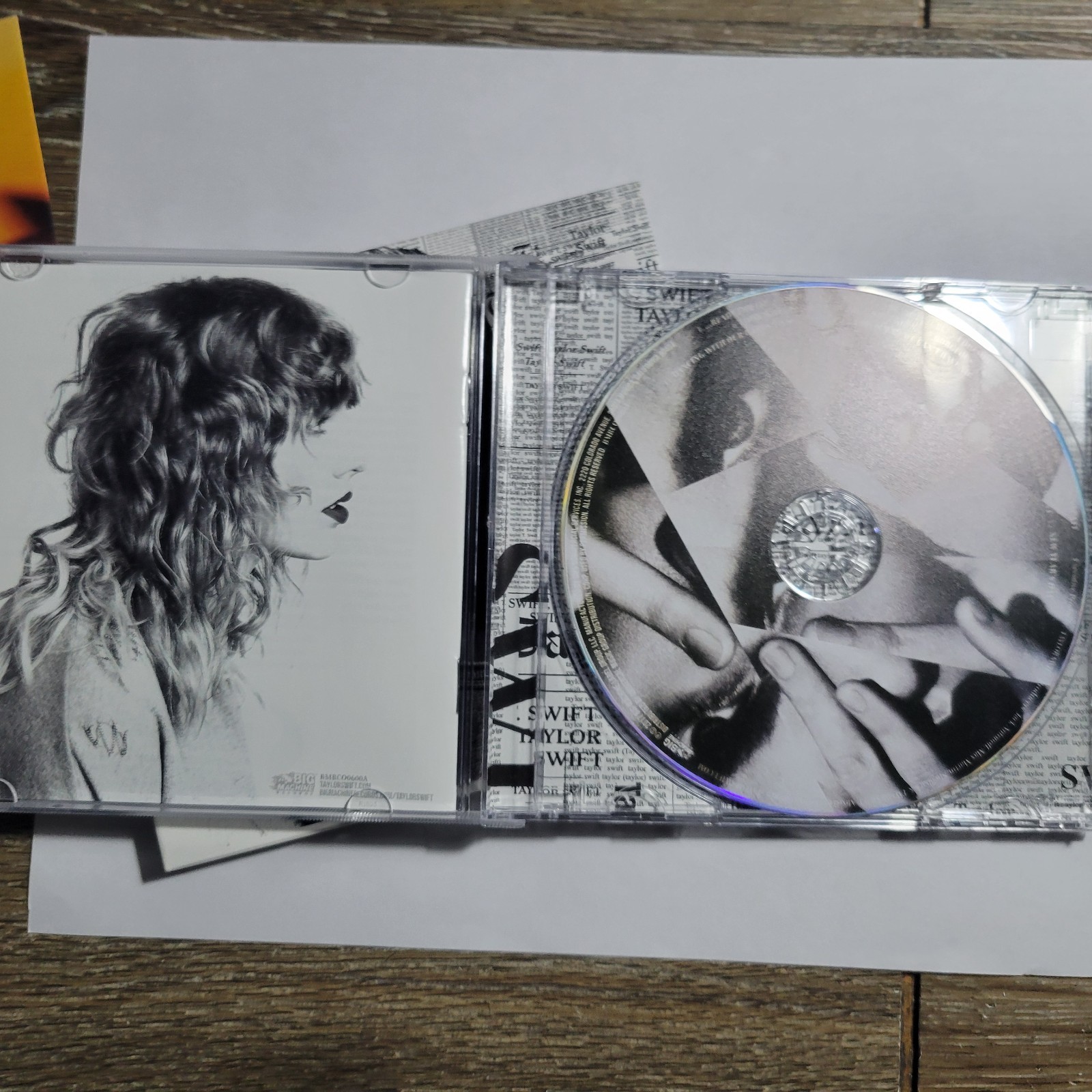 Taylor Swift Reputation CD Album 2017 Hard Box Slipcase (Includes Poster)
