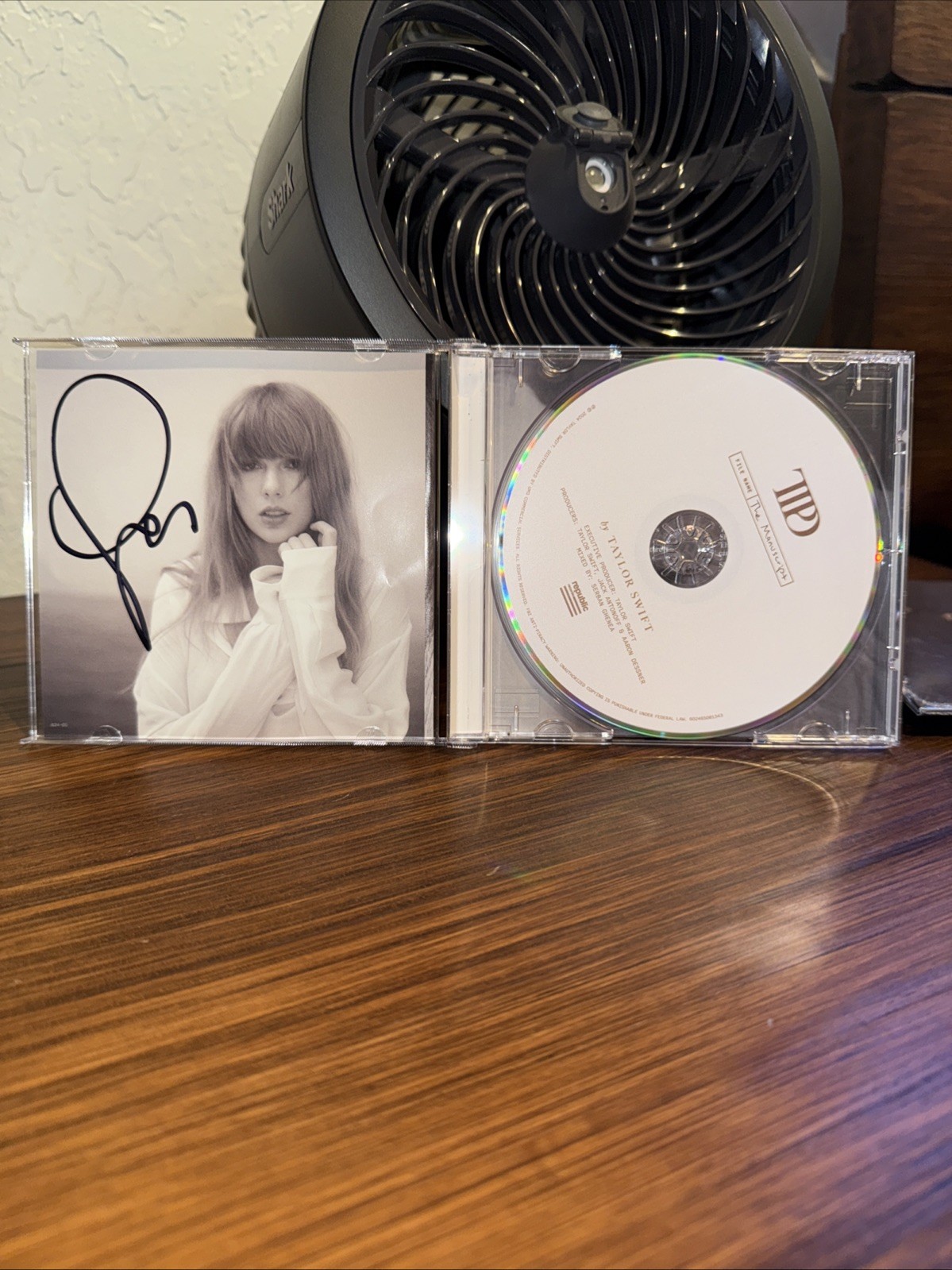 Taylor Swift – The Tortured Poets Department CD & Signed Photo Insert In Hand
