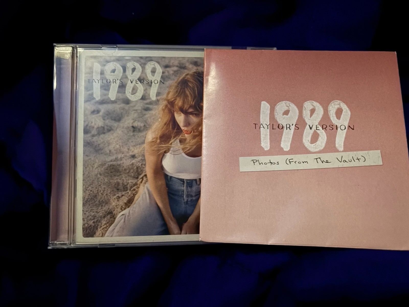 Taylor Swift 1989 (Taylor’s Version) CD Polaroids and poster included