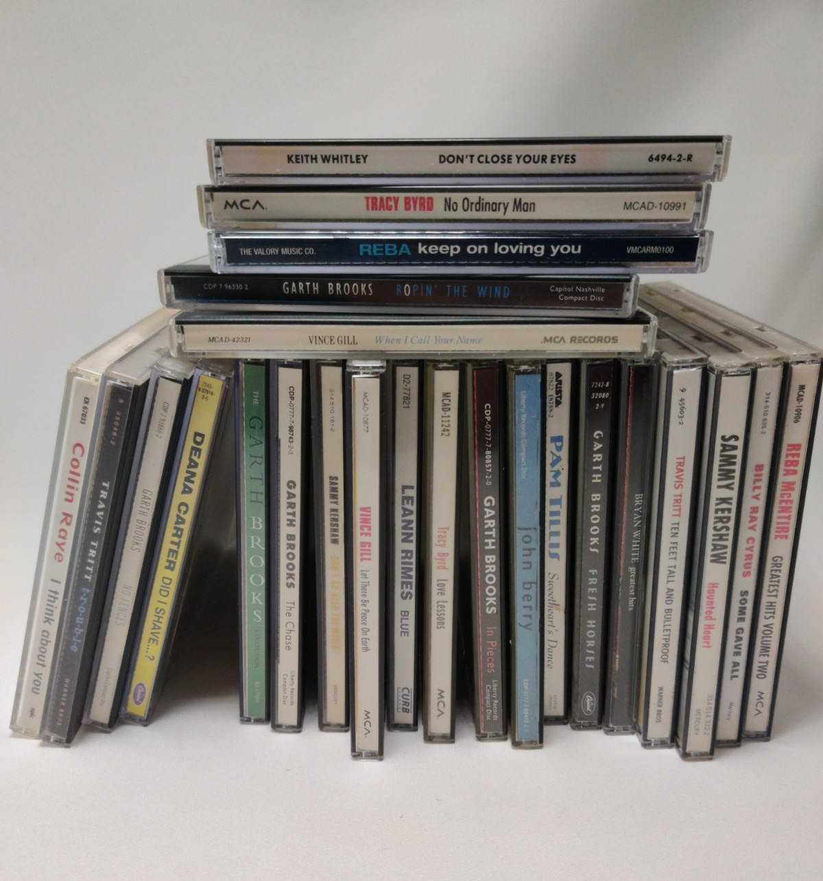 Lot Of 24 Country Music CD’s – Garth Brooks, Travis Tritt, Reba, Tracy Byrd